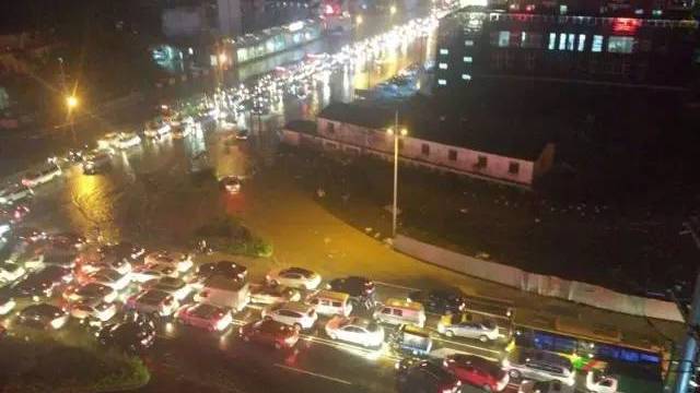 福建莆田突降大雨，街道成河道，当地的降雨强度到底如何？