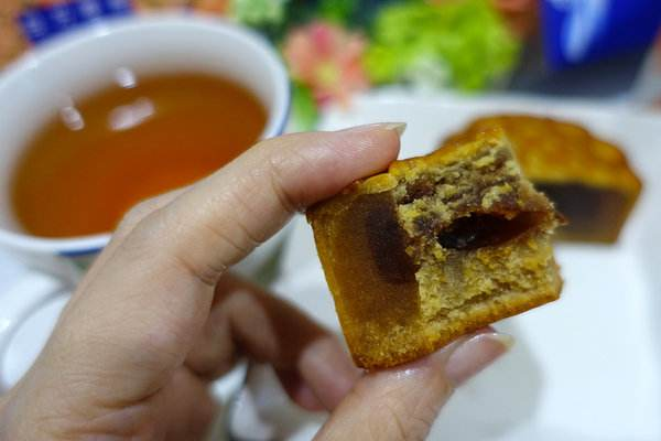 多名老人因吃月饼被送医院，月饼怎样吃才合理？