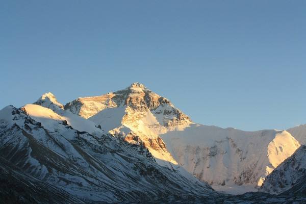 北大珠峰登山队为了登顶珠穆朗玛峰，做过哪些极限训练？