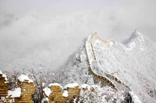 北国风光千里冰封万里雪飘全诗是什么？