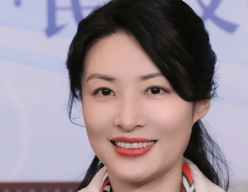 一山不容二虎，与董卿斗了十几年的周涛，为何女儿却成了她一生的痛？