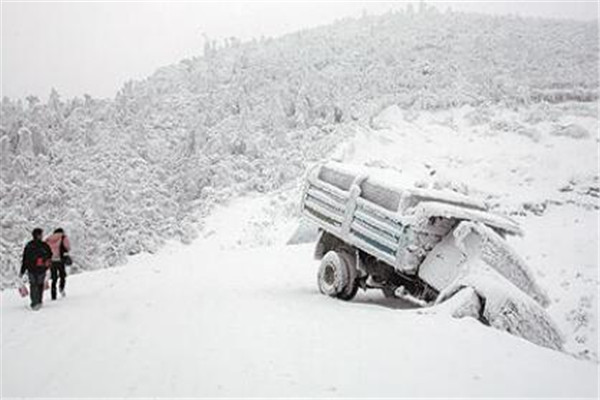 内蒙古通辽雪灾致1人死亡，遭遇极端天气该如何保障自我安全？