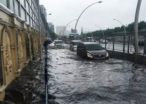 台风“烟花”登陆上海，给当地的交通带来了哪些影响？