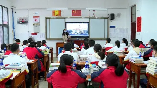 贵州一高三的班长把全班同学的名字写成诗，你觉得这样的毕业礼物有意义吗？