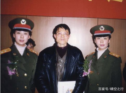 她们被誉最美双胞胎女兵，99年阅兵红透大江南北，如今怎样了？