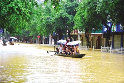 河南多地超20个暴雨红色预警齐生效，河南人民应对暴雨有多努力？