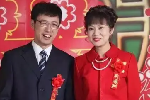 闫妮当年和前夫邹伟离婚的原因是什么？